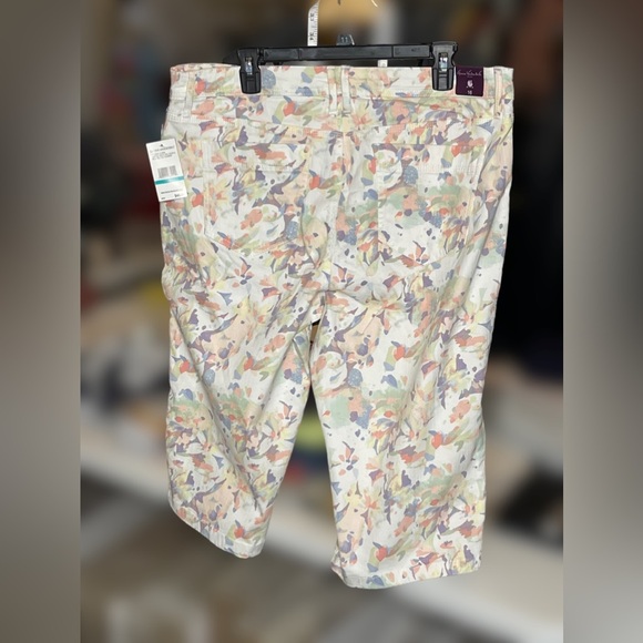 Gloria Vanderbilt Capri - Picture 7 of 16